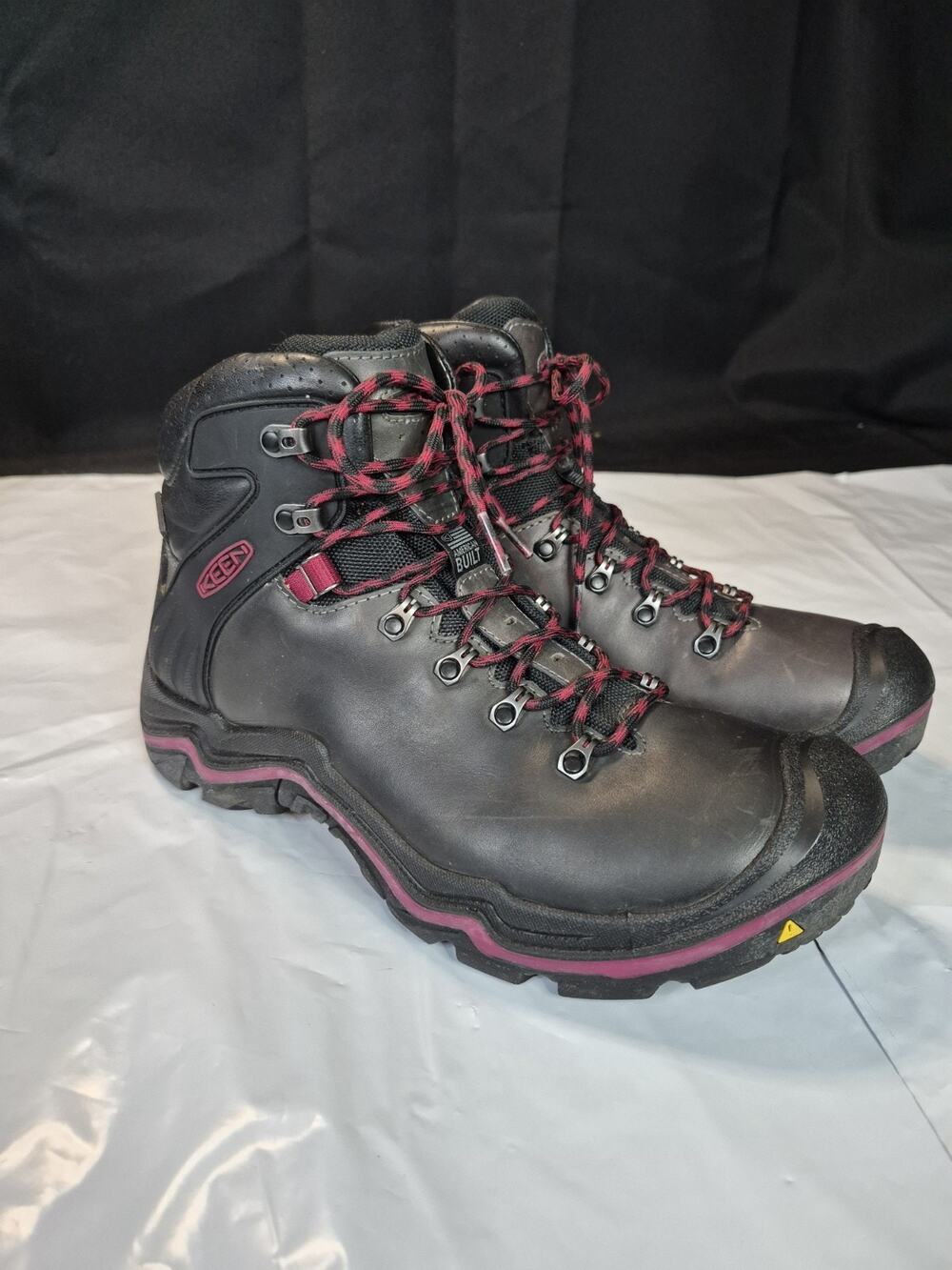 KEEN Women’s Hiking Work Boots Boot Shoe 10.5 LIBERTY Ridge Waterproof 1013991